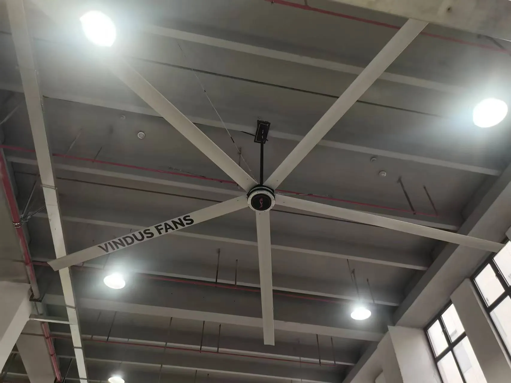 Bordi delle pale dei ventilatori HVLS con profilo aerodinamico